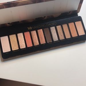 Urban Decay Reloaded eyeshadow Palette